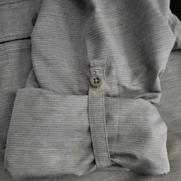 Mountain Hardware Medium Gray Canyon Button Up Long Sleeve Performance S… - Picture 7 of 16